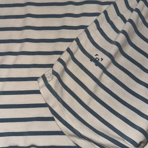 LuluLemon Striped Everyday Shirt XL - Picture 3 of 3